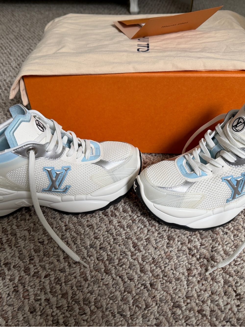 Louis Vuitton Monogram Run 55 Sneaker Bleu Clair